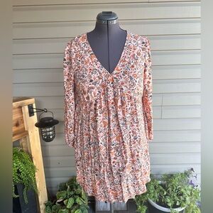 Old navy long sleeved swing dress in beautiful rayon